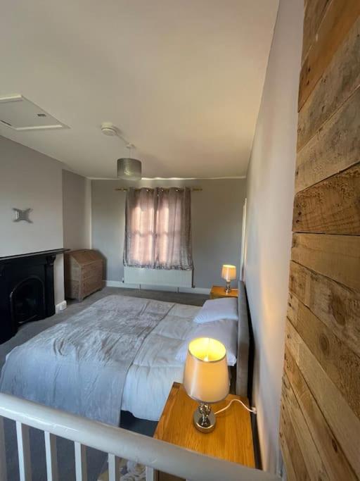Brady'S Glastonbury Beautiful Pad Great Location! Exteriér fotografie